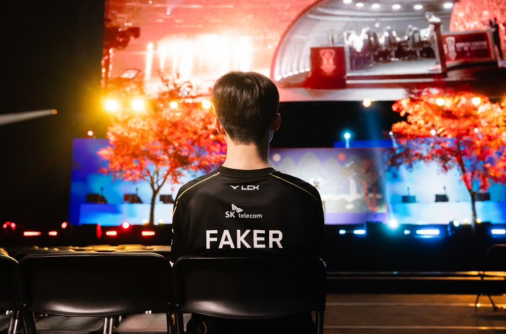 包含RNG鏖战Rogue，Faker制霸全场的词条