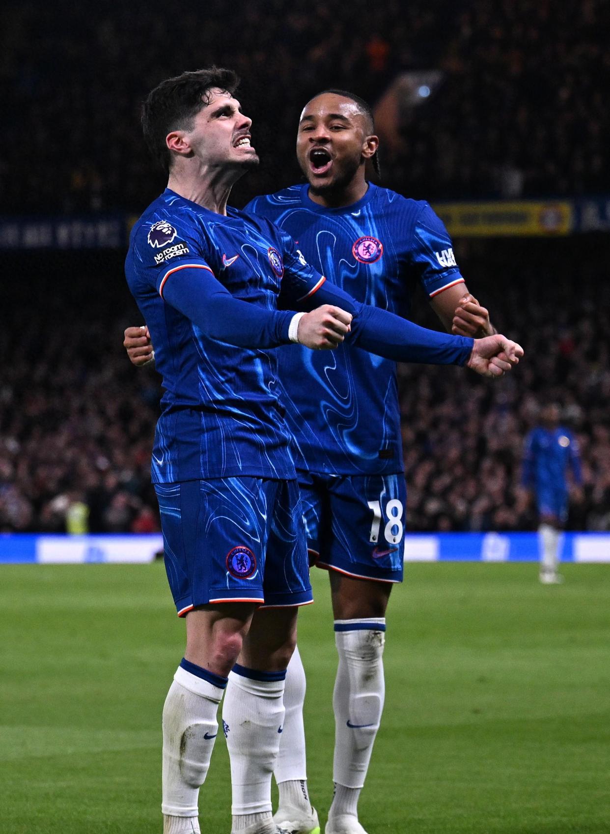 曼城鏖战切尔西，苏亚雷斯关键制胜