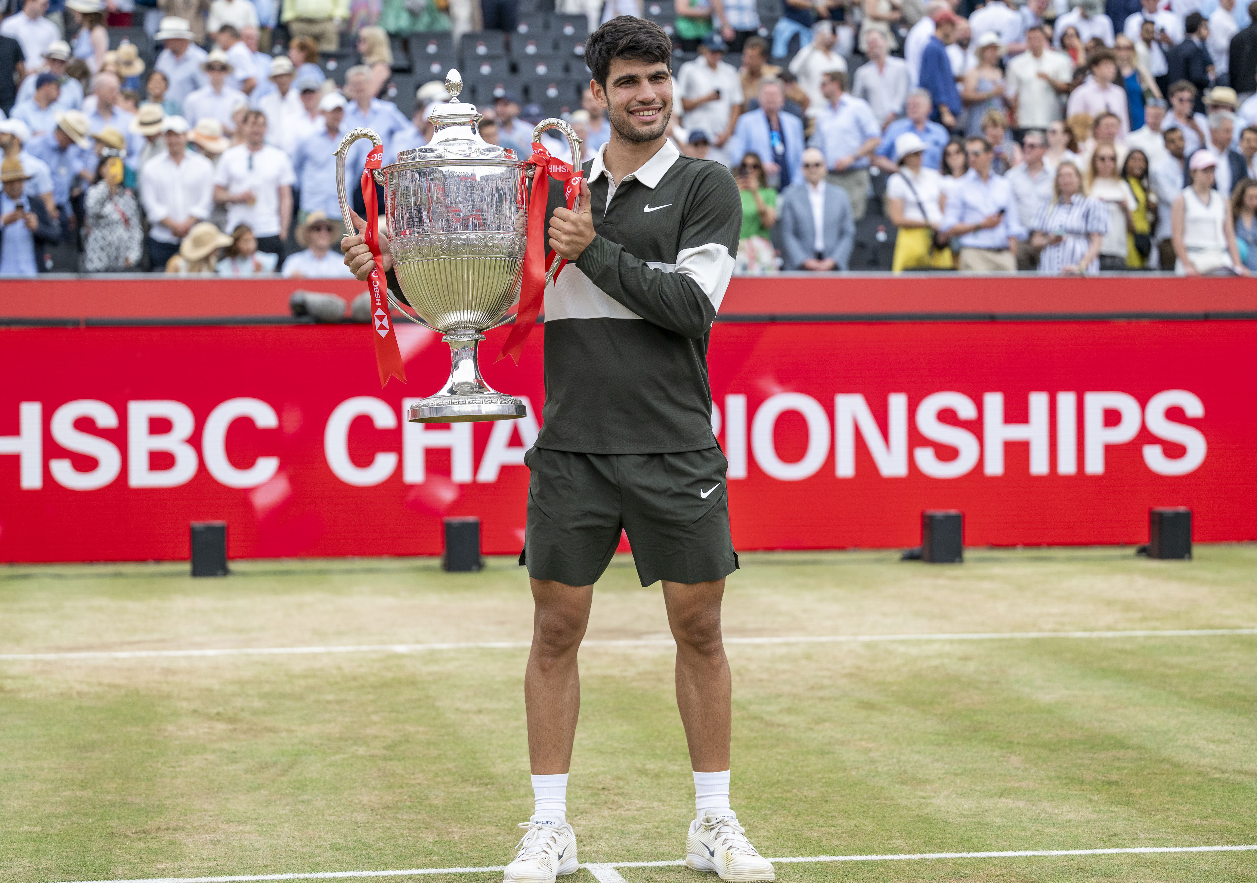 包含西班牙网球队险胜意大利网球队，阿尔卡拉斯惊艳世界的词条