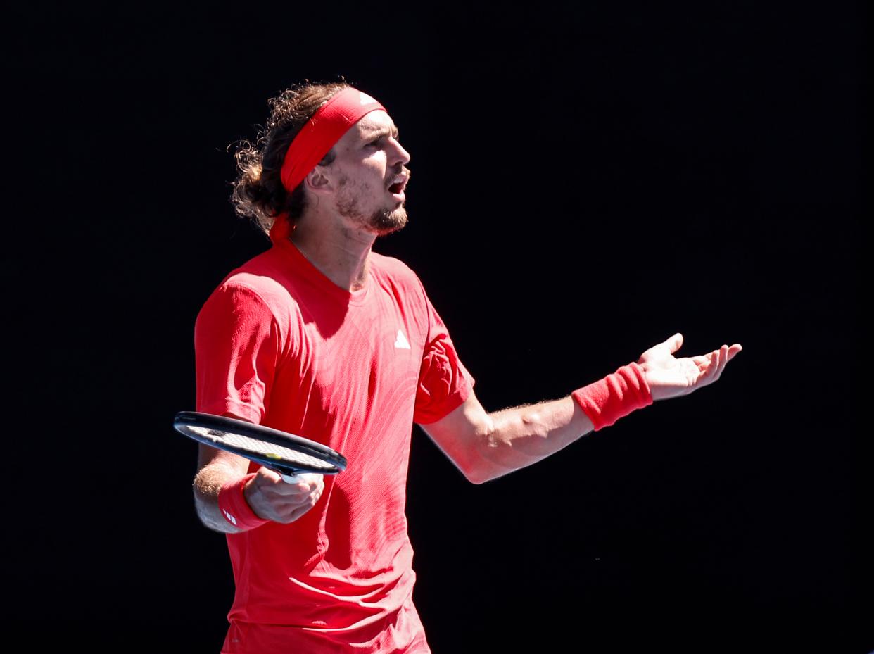 包含英国网球队爆冷澳大利亚网球队，兹维列夫制霸全场的词条