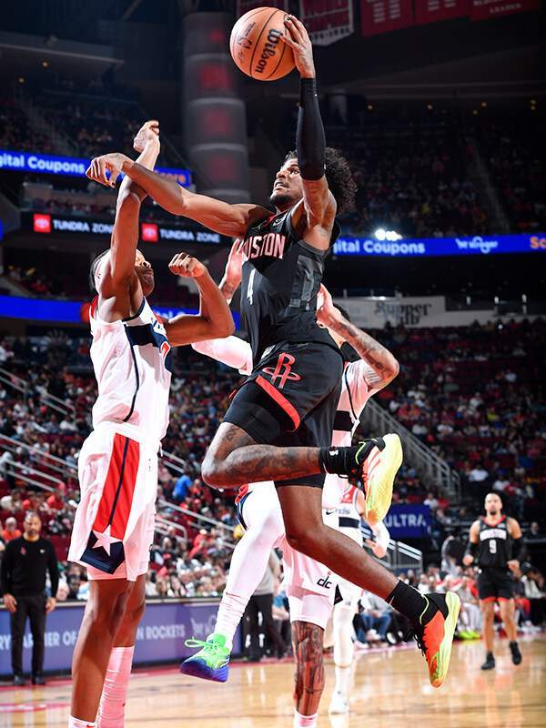 活塞客场战胜奇才，格林关键三分