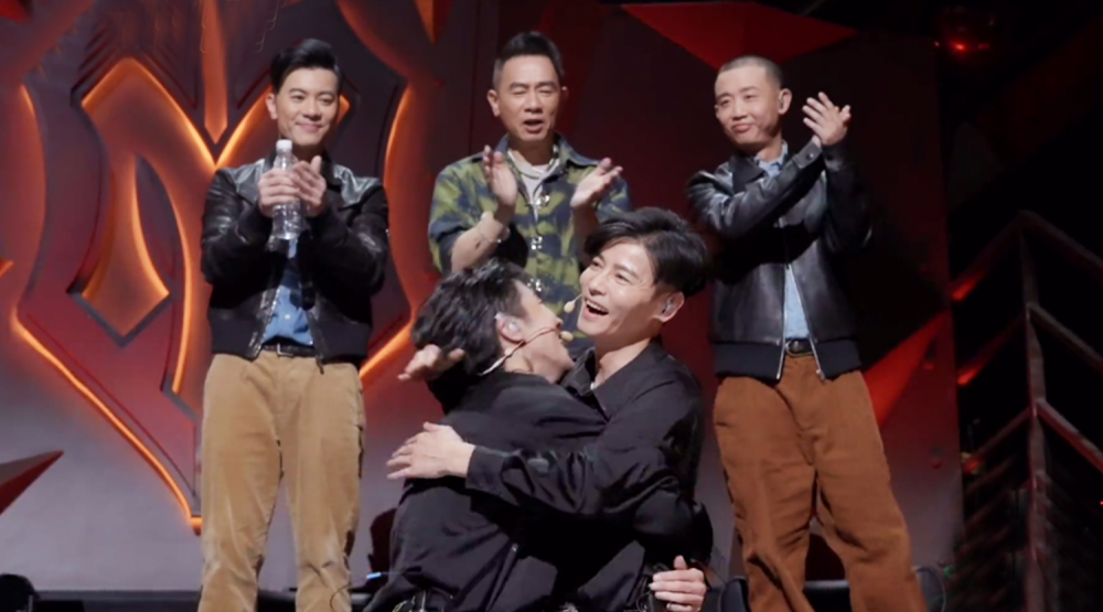 包含韩国球队表现异常出色，轻松晋级下一轮的词条