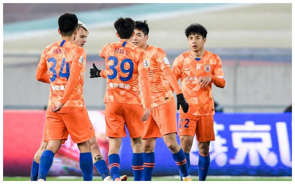 包含韩国球队表现异常出色，轻松晋级下一轮的词条