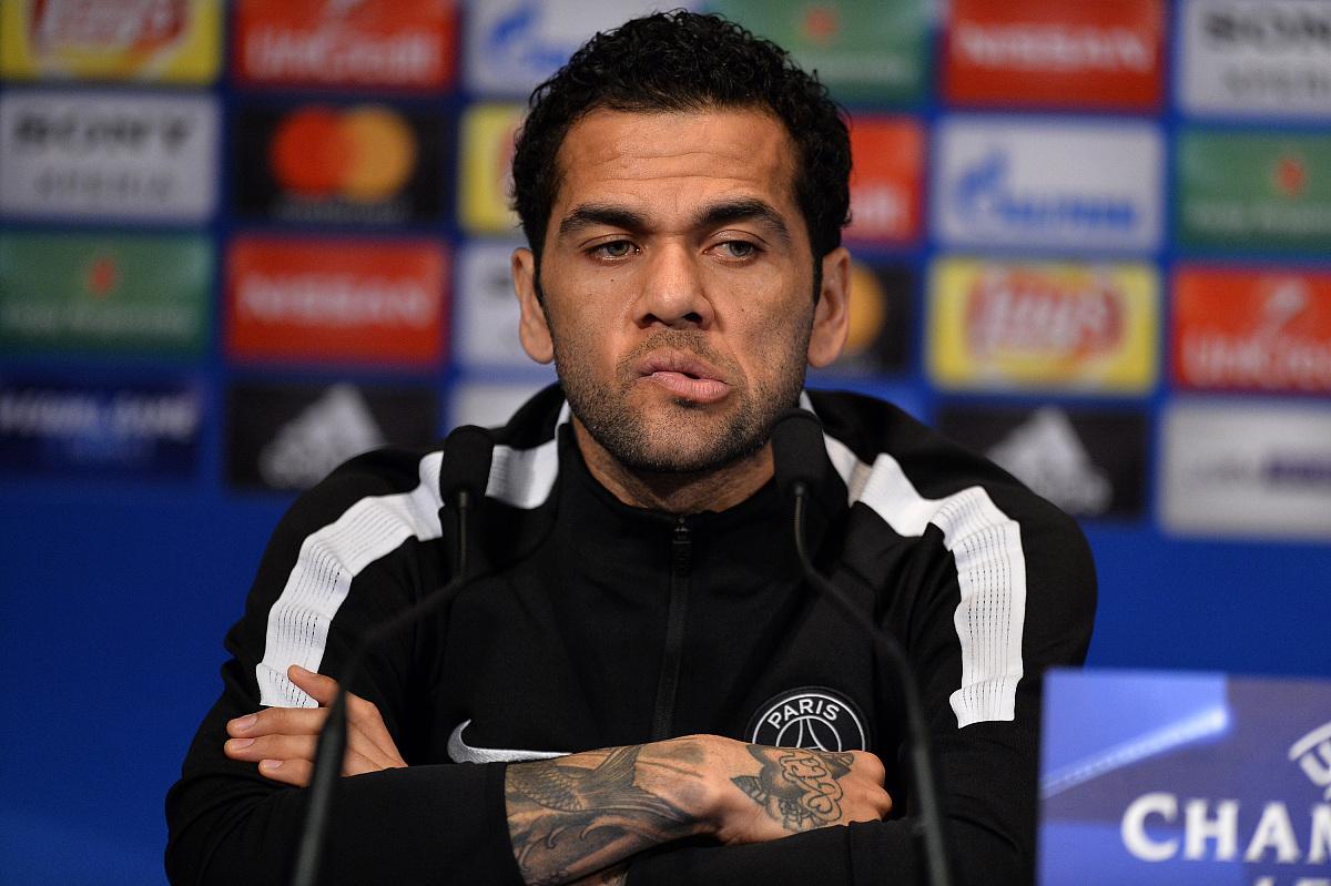 关于莱加内斯后防表现出色，球队保持不败势头的信息