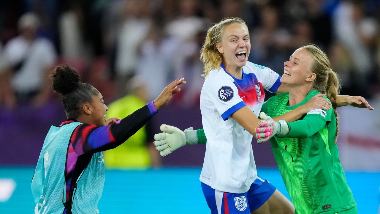 瑞典女足击败强敌，登顶胜利巅峰