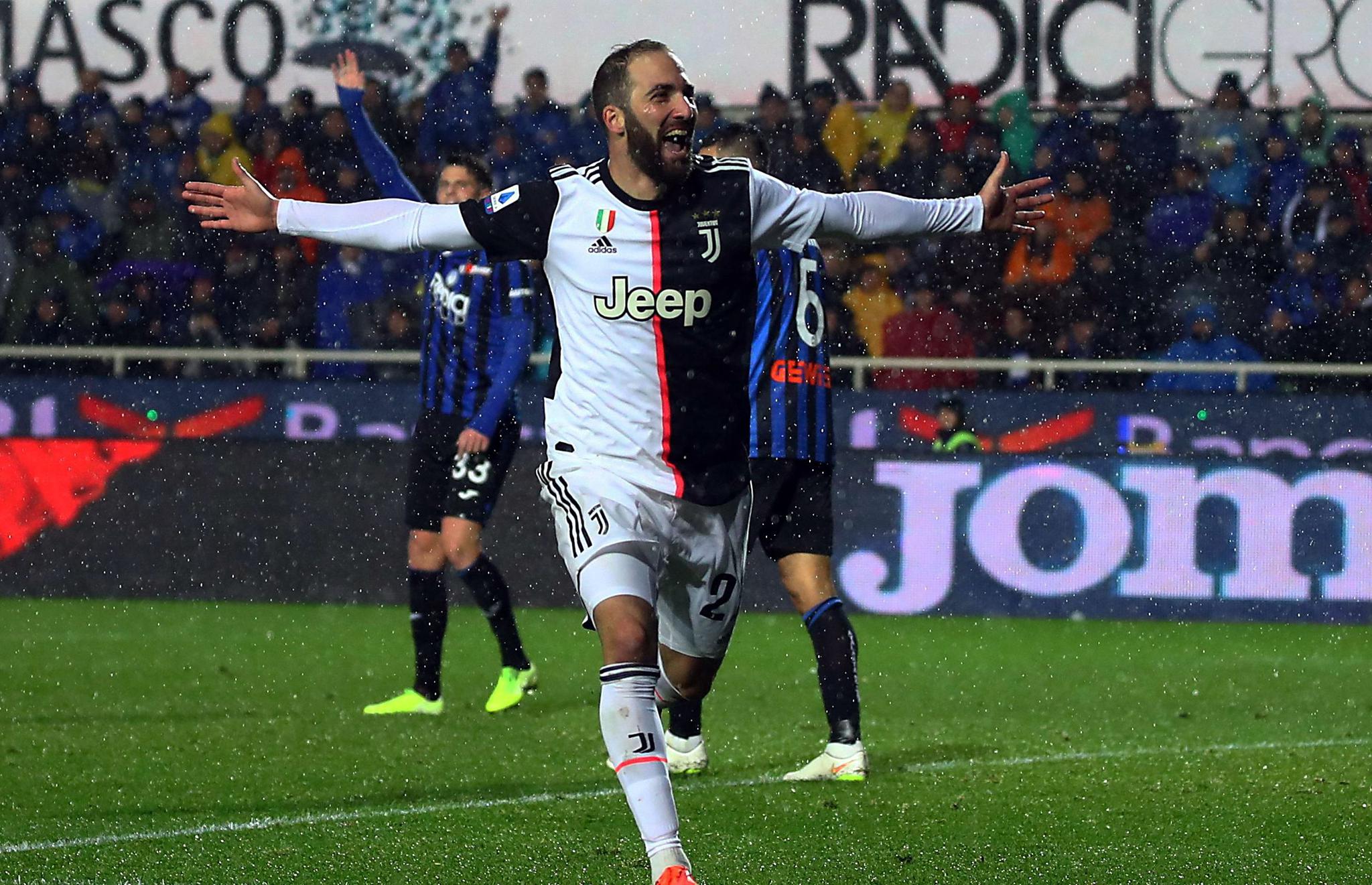 包含盖罗耶主罚点球绝杀，帮助亚特兰大取得胜利的词条