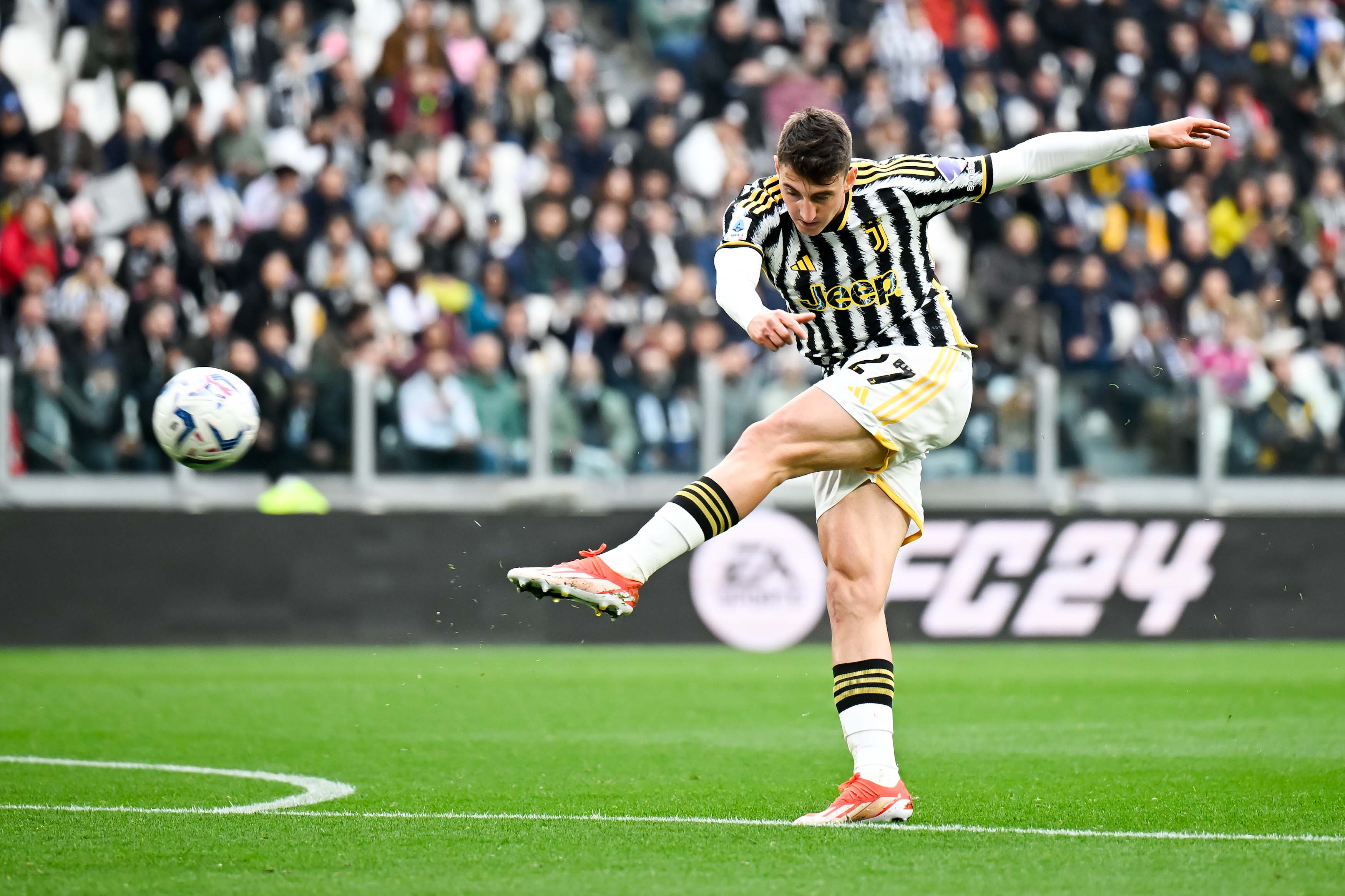 包含AC米兰士气高涨，备战此番关键对决的词条