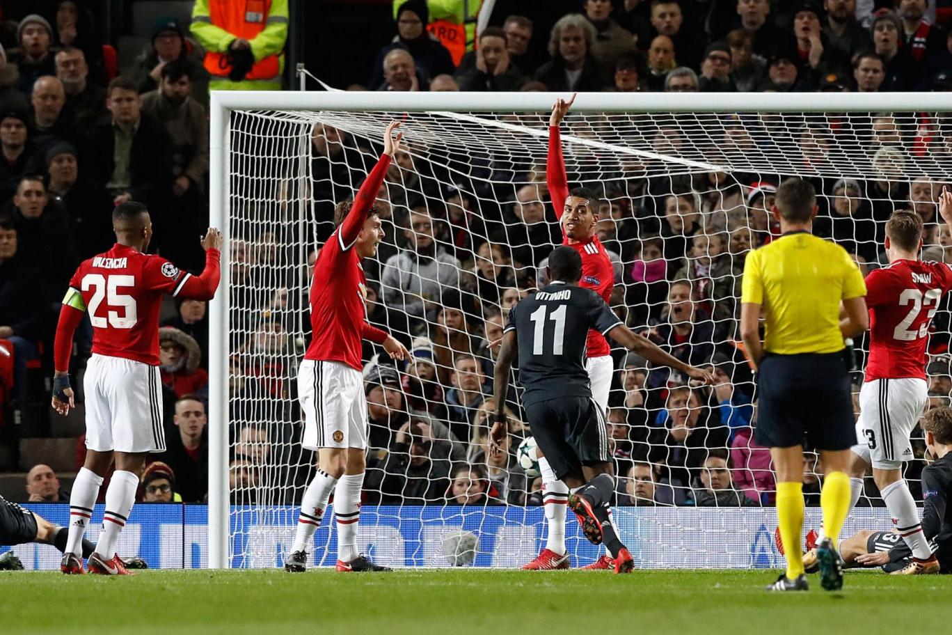 包含巴塞罗那逆转出线,小组头名位置不可撼动的词条 包含巴塞罗那逆转出线,小组头名位置不可撼动的词条