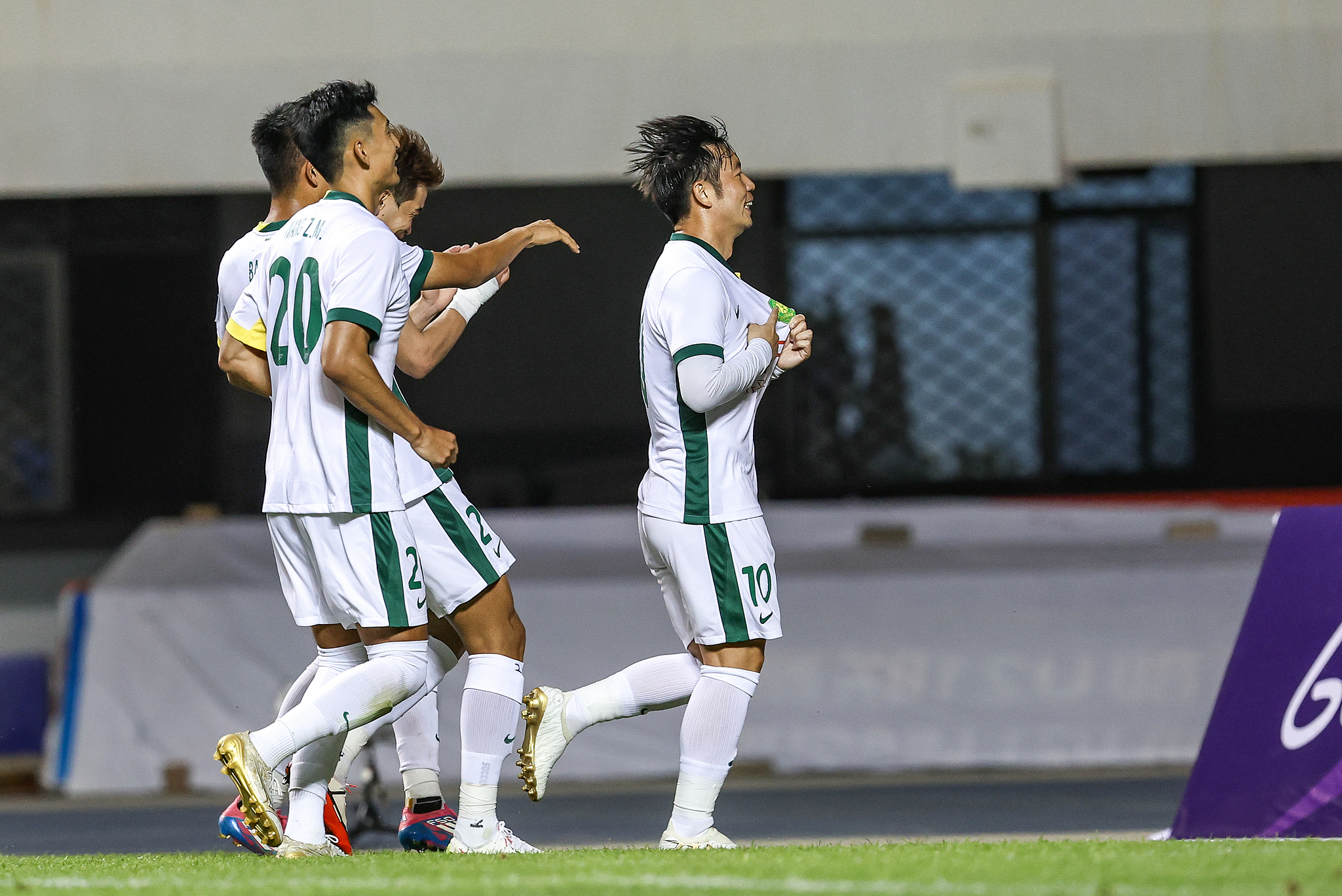 关于奥地利国足誓取三连胜:向晋级抢点的信息 关于奥地利国足誓取三连胜:向晋级抢点的信息