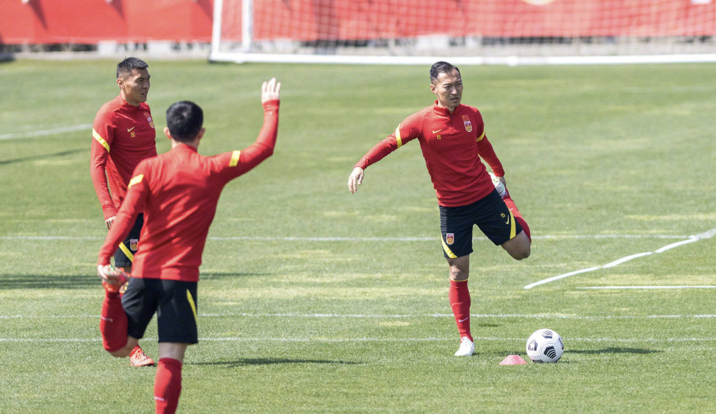 球队磨合期过半，教练组打造新战术