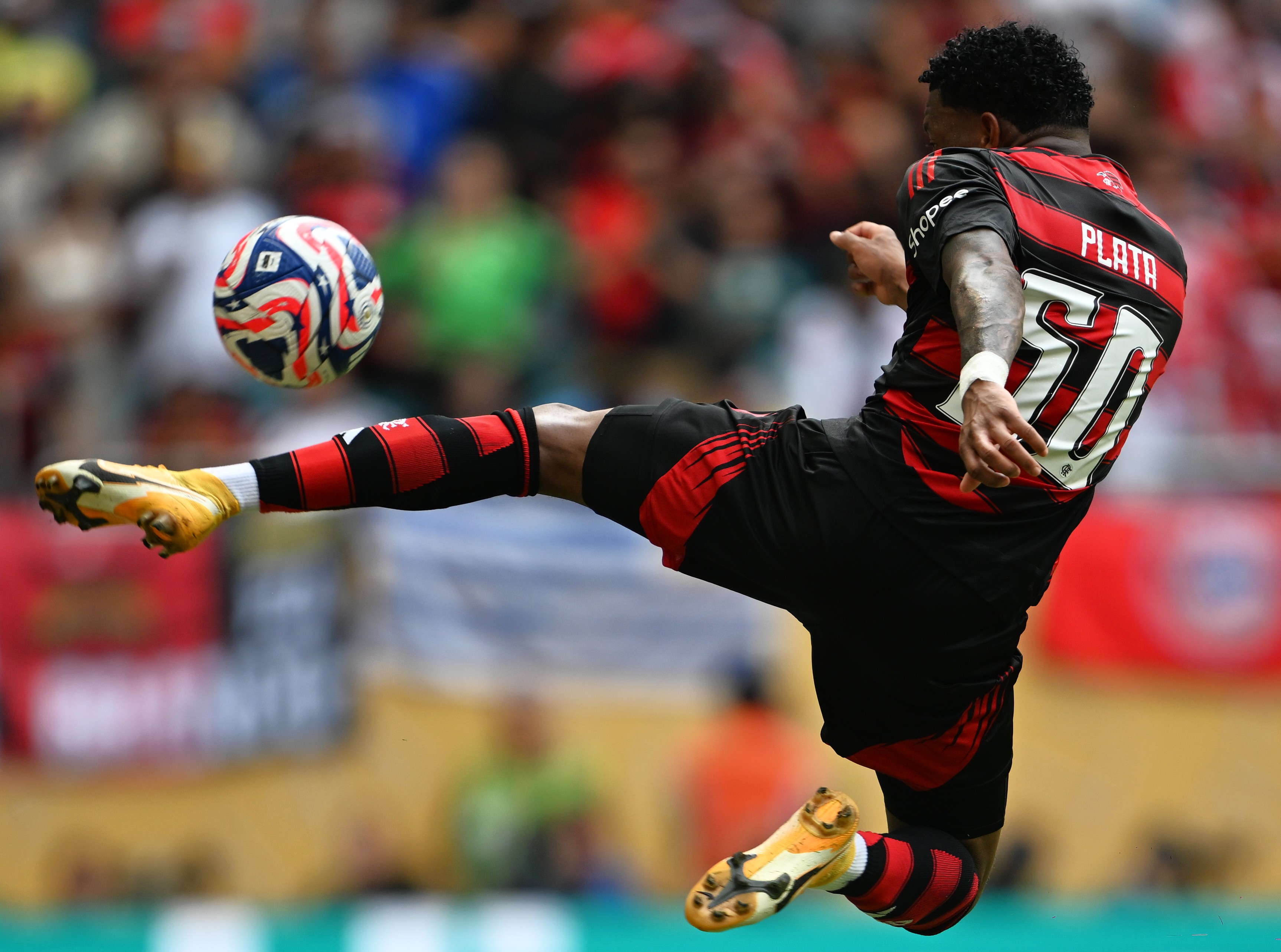 关于拜仁慕尼黑豪取七连胜，实力无人能敌的信息