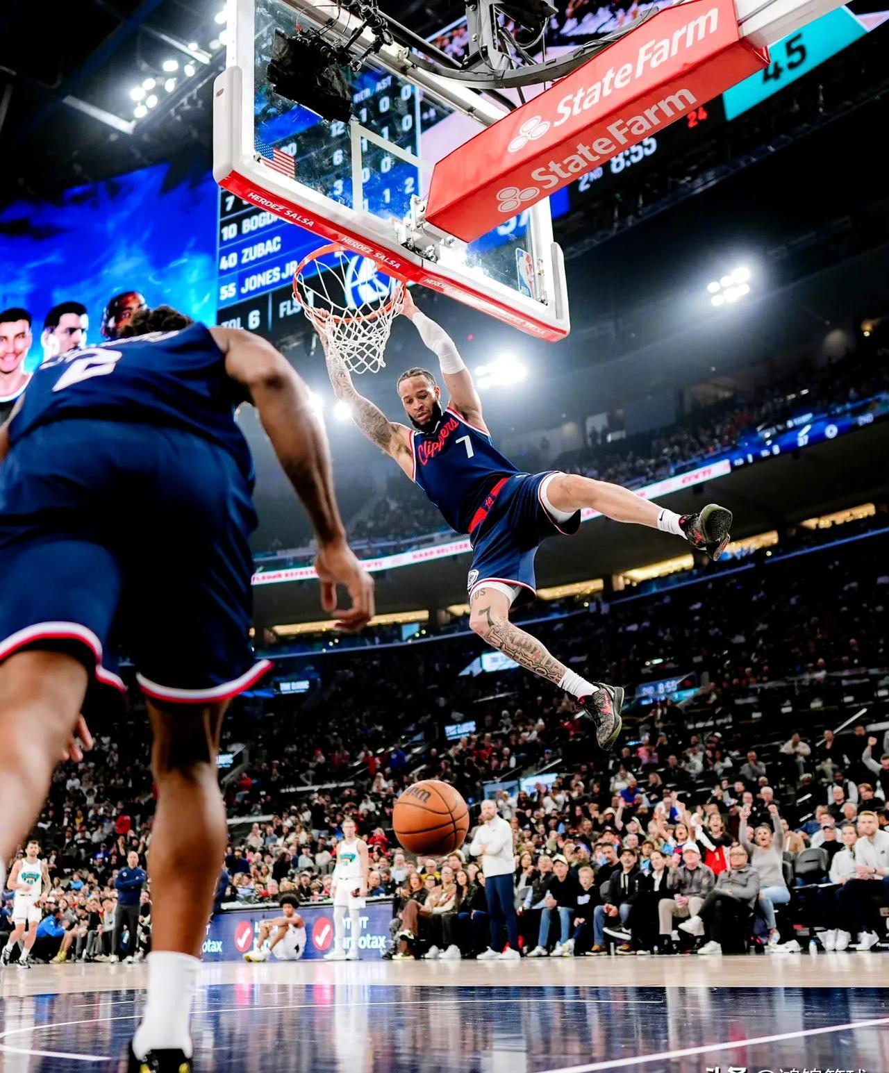 关于快船绝杀湖人，乔治点燃赛场的信息