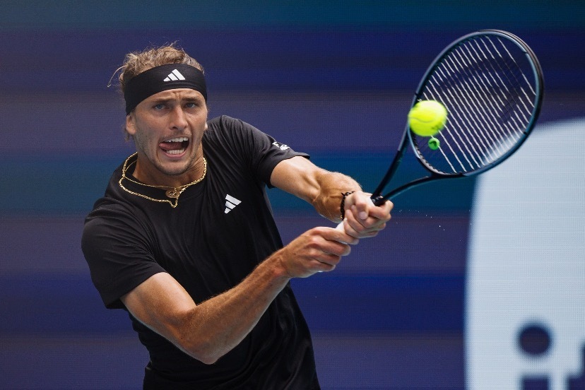 包含拉沃尔杯完胜年终总决赛，兹维列夫高光表现的词条