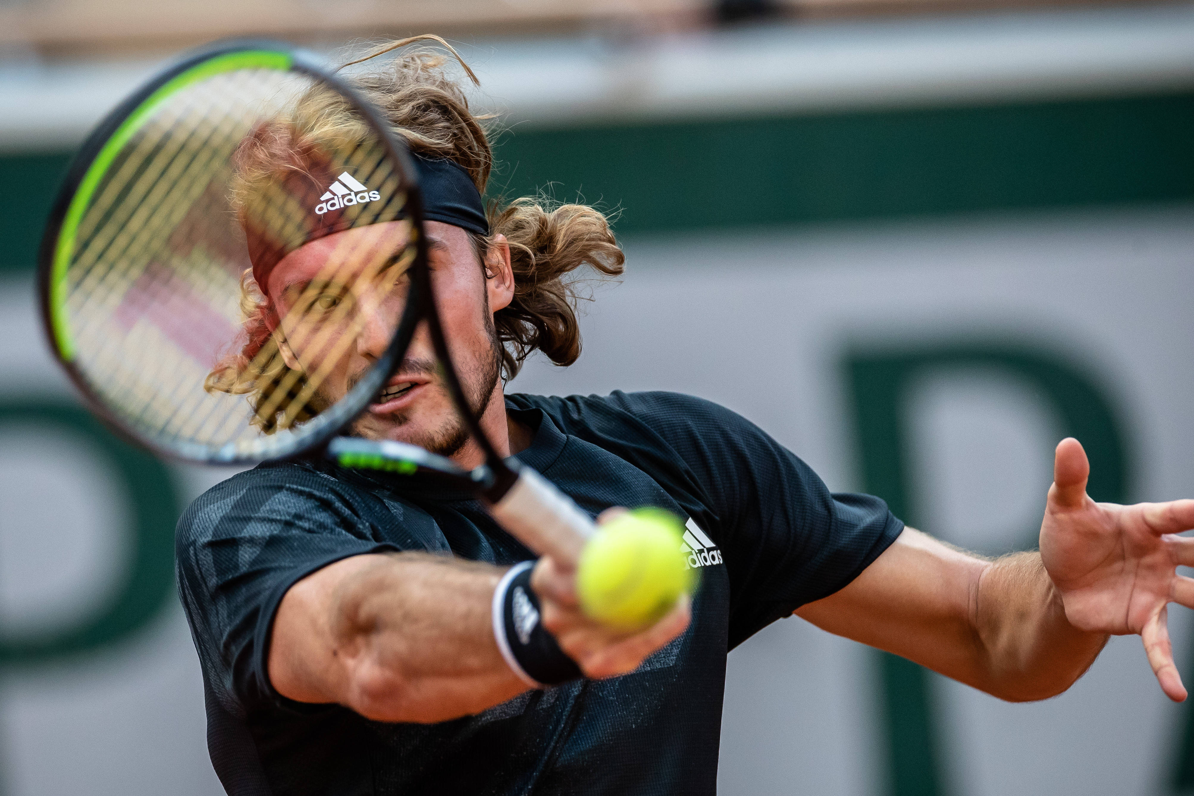 年终总决赛横扫法网，西西帕斯点燃赛场的简单介绍