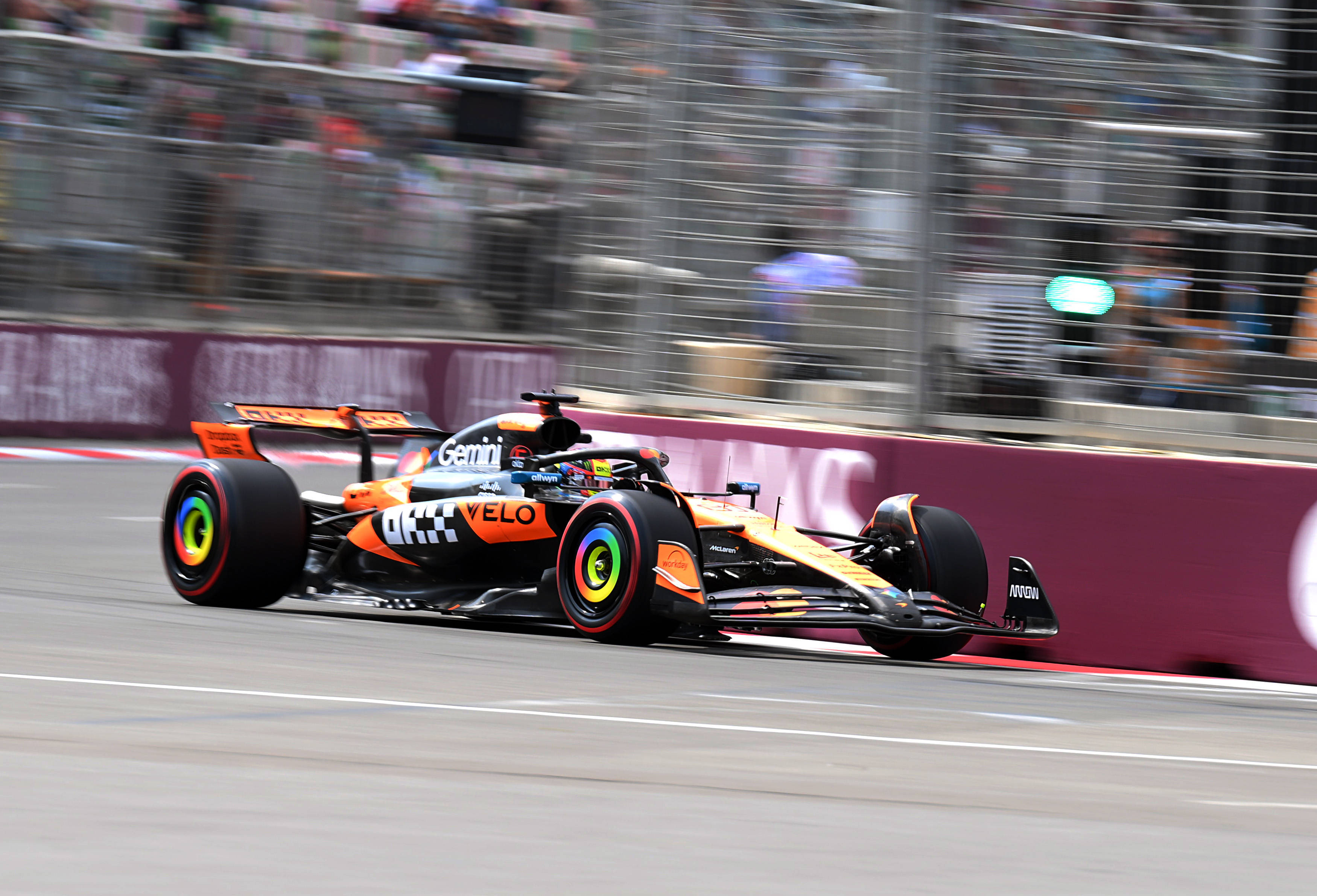 迈凯伦翻盘法拉利，勒克莱尔刷新纪录