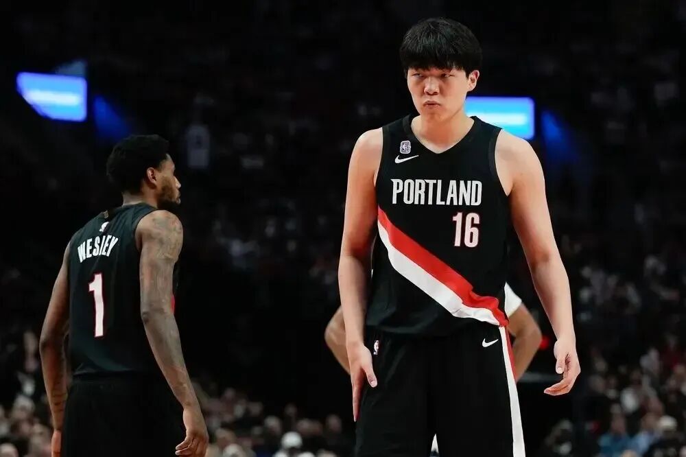 上海队横扫鹈鹕，周琦惊艳四座的简单介绍