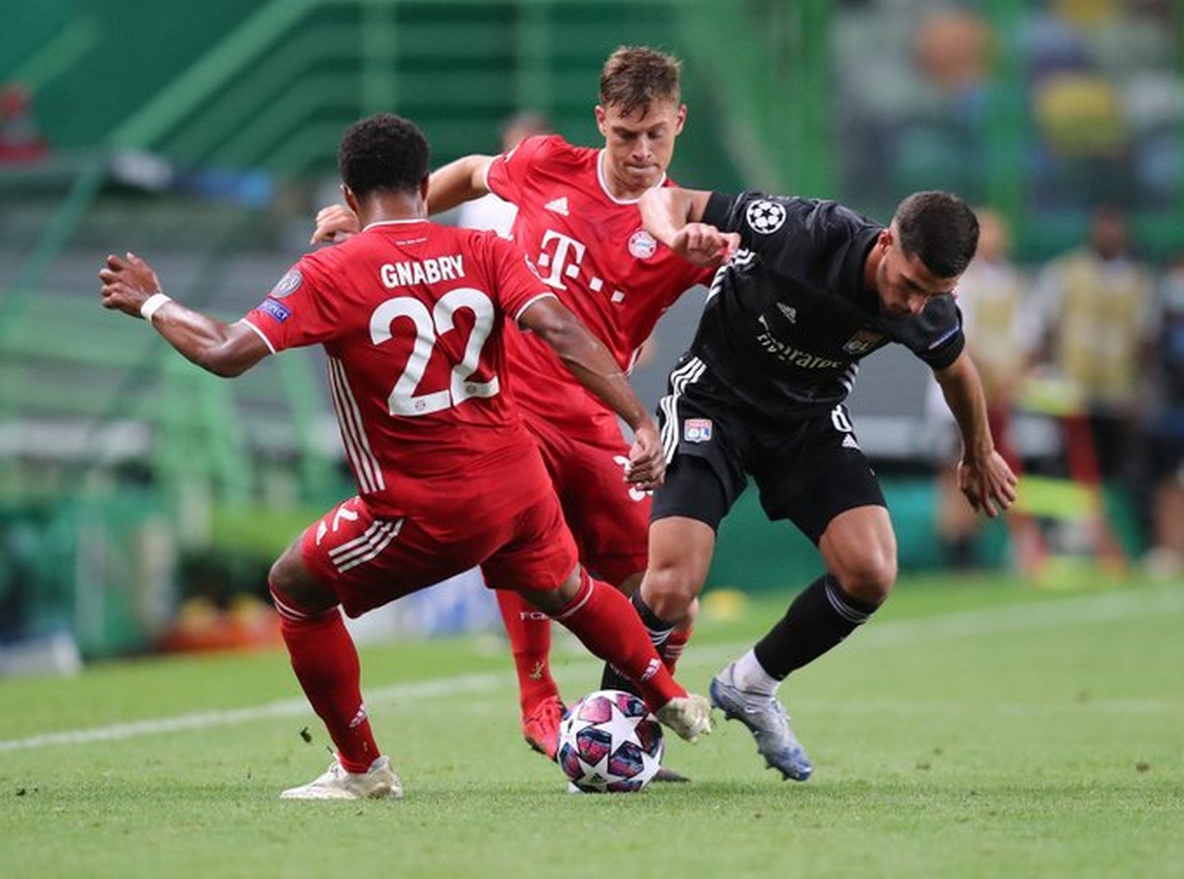 英格兰完胜里昂，加维状态火热的简单介绍