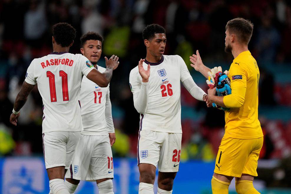 英格兰完胜里昂，加维状态火热的简单介绍