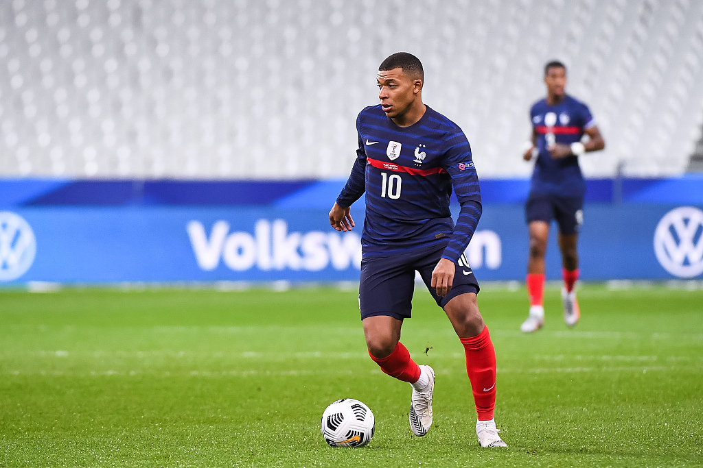 法国队轻取泰国队，黄鸭组合刷新纪录