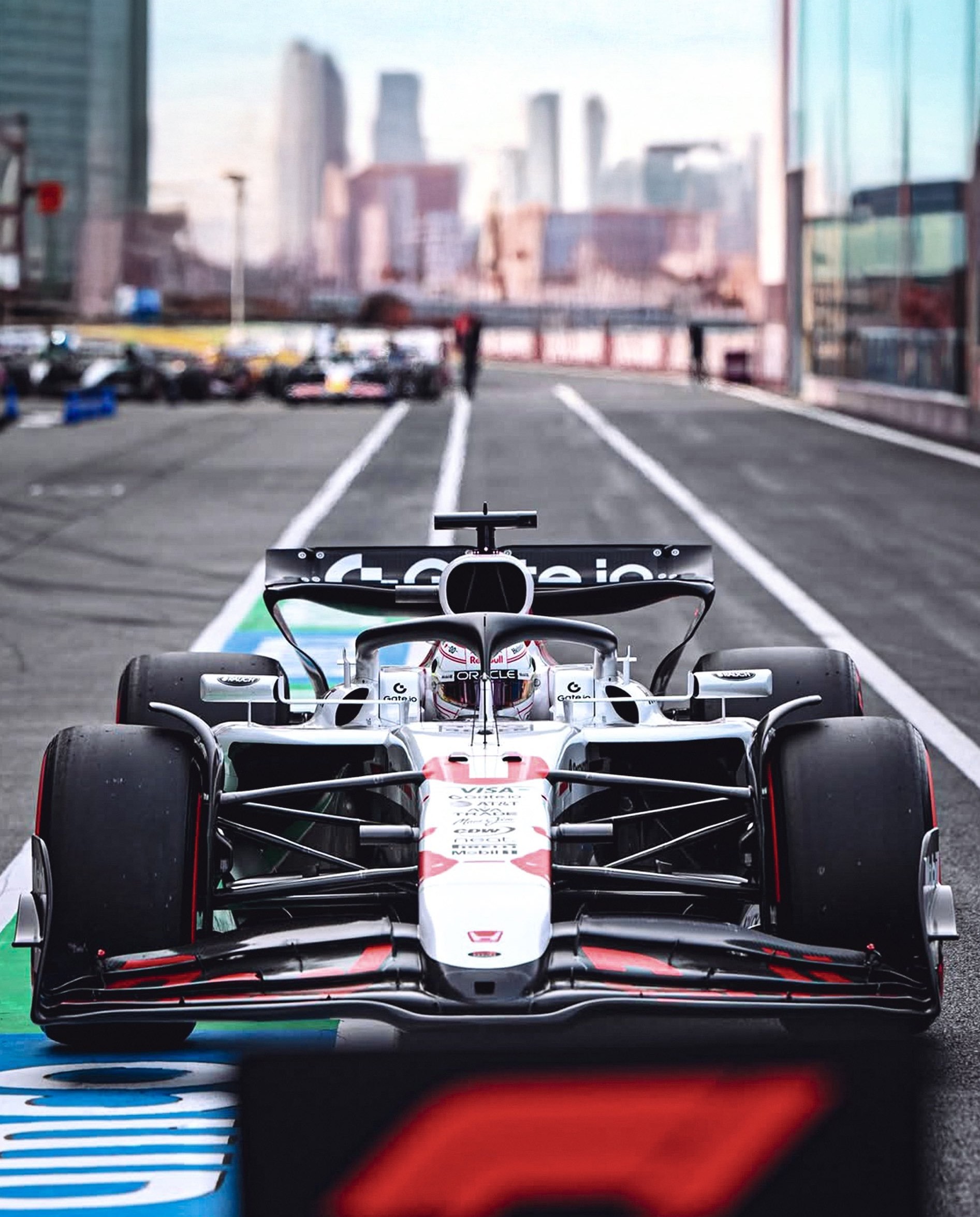 关于梅赛德斯逆转哈斯车队，维斯塔潘状态火热的信息