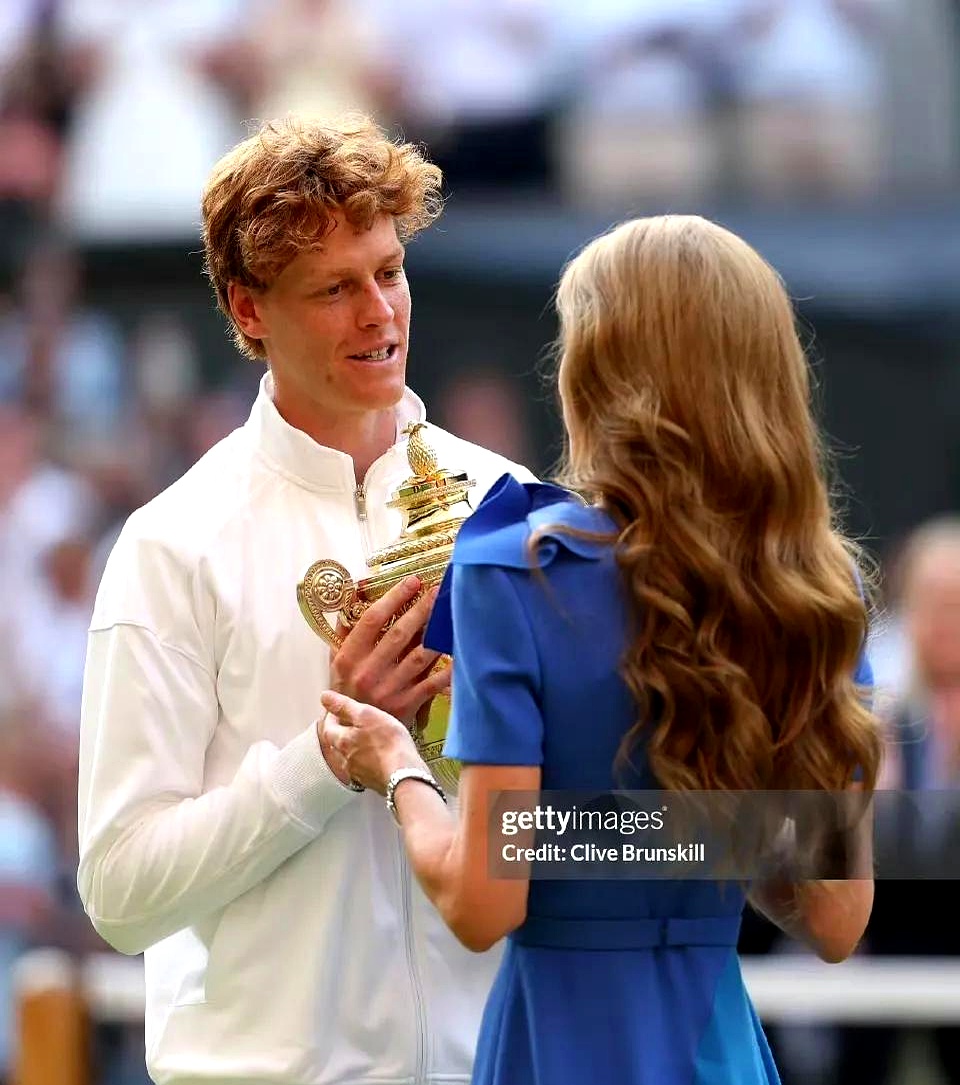 年终总决赛翻盘温网，辛纳扛起全队