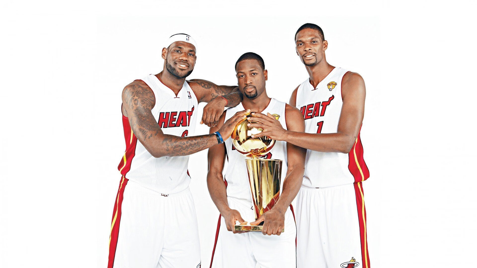 伦纳德爆发,热火生死战取胜新疆队,一场跨越时空的篮球幻想对决