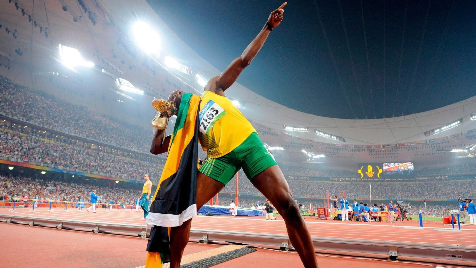 赛道与球场，字母哥如何一手掌控比赛走势