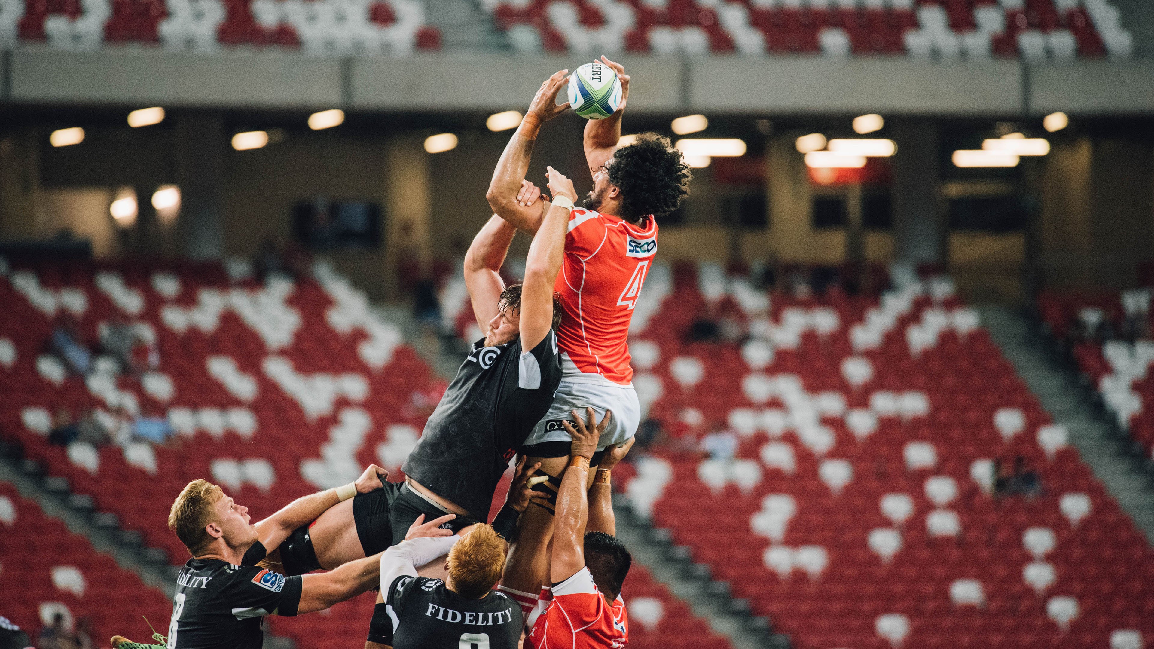 火力全开!国王队全面压制新疆,贝恩关键时刻定乾坤