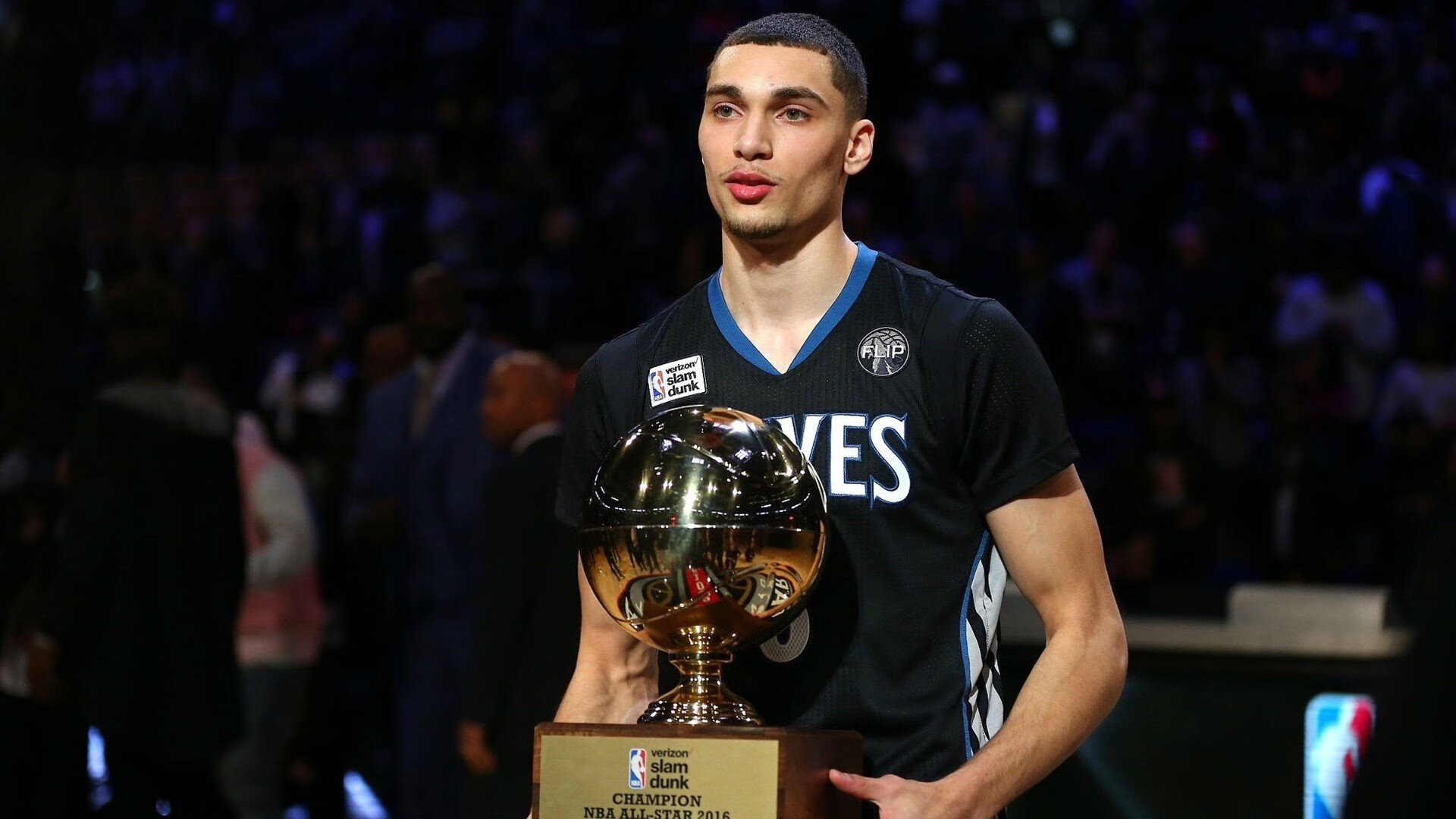 绝杀之夜与孤星闪耀，足球世界的双重奏