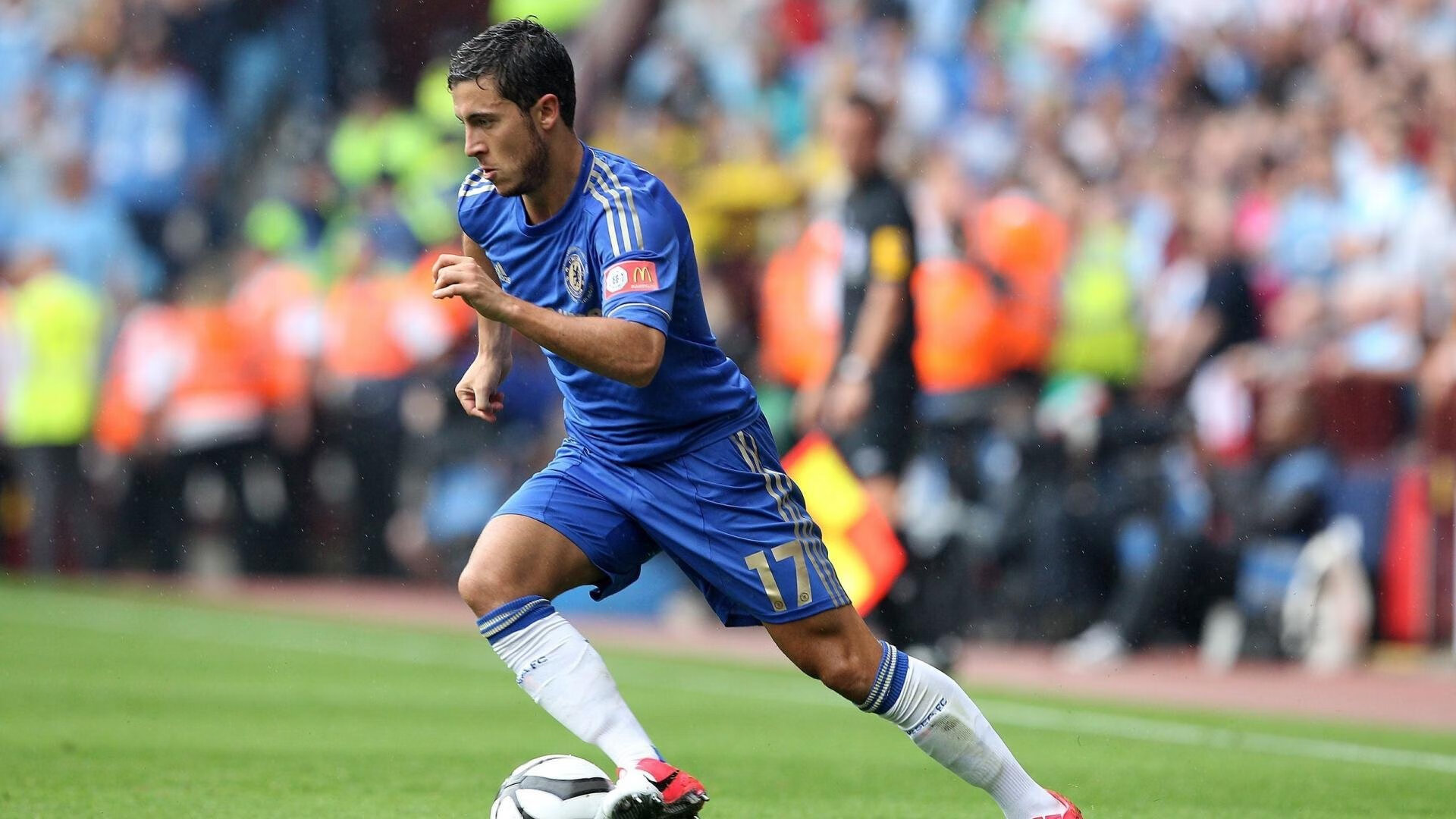 黄黑风暴席卷酋长球场,多特蒙德战术压制,努涅斯诠释无人可挡