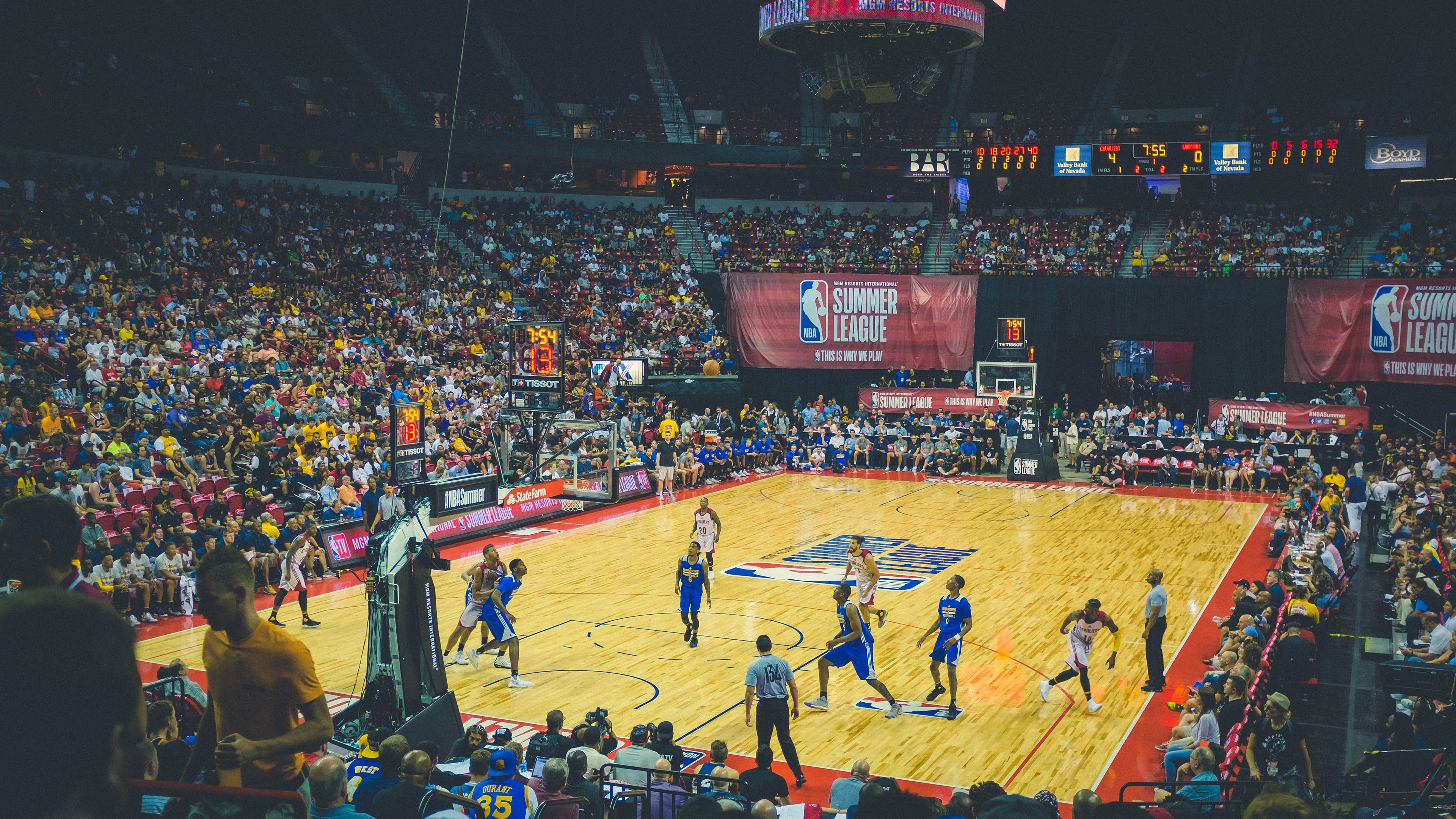 戈贝尔爆发，步行者防守锁死活塞，一场战术与意志的胜利